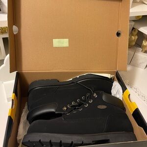 Lugz Men's MBRACHD-001 Slip
Resistant Tuff Work Boots Black 7
Eyelets 8" High